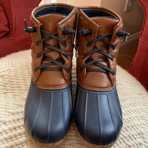 Nautical Dorsay navy and tan rain boots Sz 9.